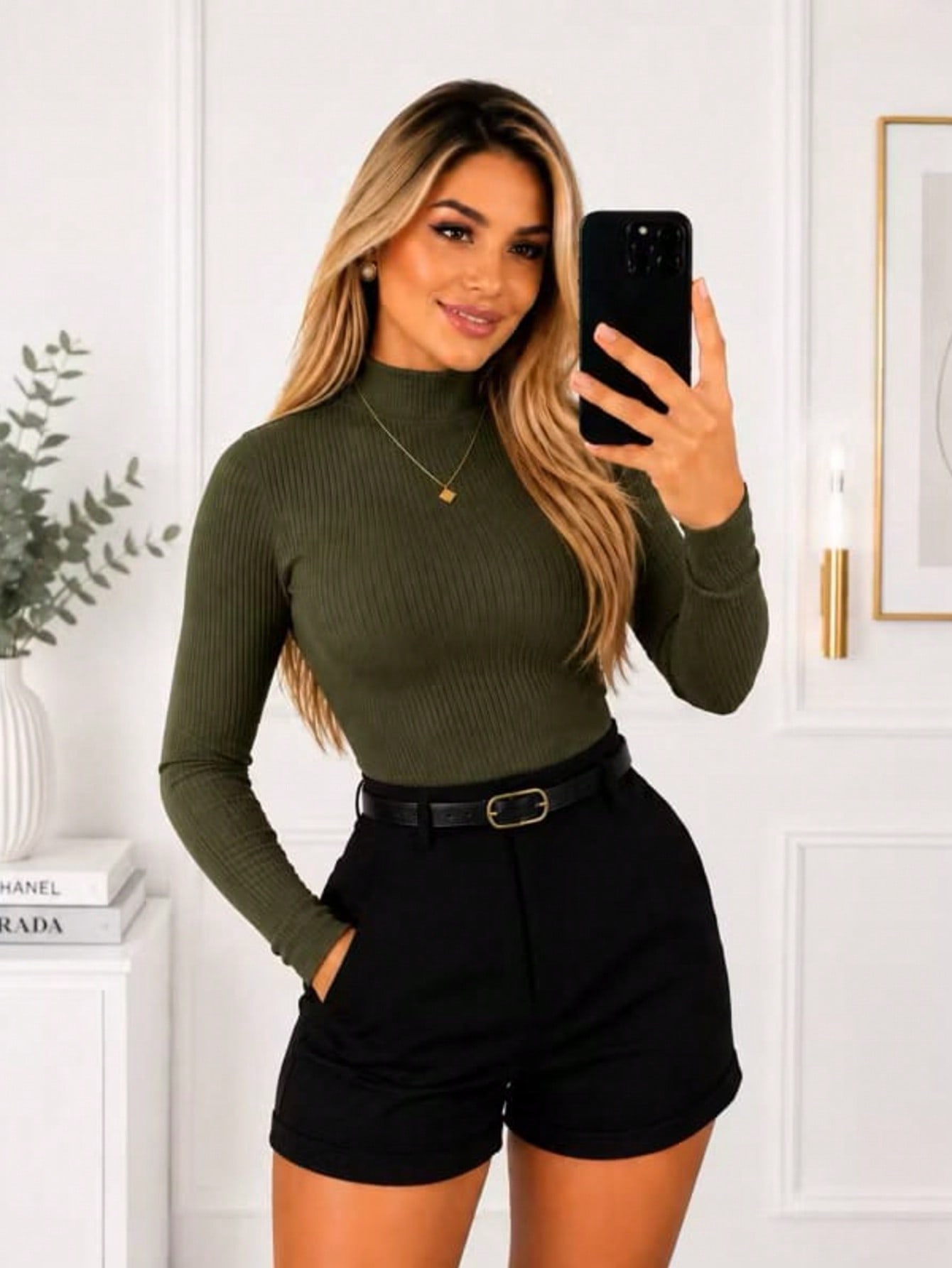 Conjunto Feminino de Inverno · Short Alfaiataria com Cinto + Blusa Canelada Gola Alta | Varelle