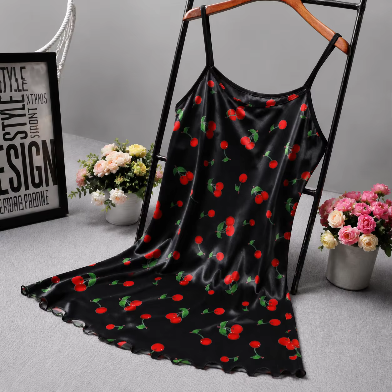 Camisola Sexy de Cetim com Estampa de Cerejas | Varelle